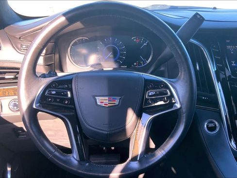 Used 2016 Cadillac Escalade Platinum AWD/4WD image 6