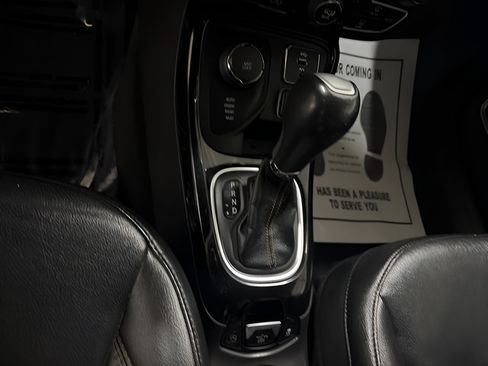 Used 2018 Jeep Compass Limited AWD/4WD image 16