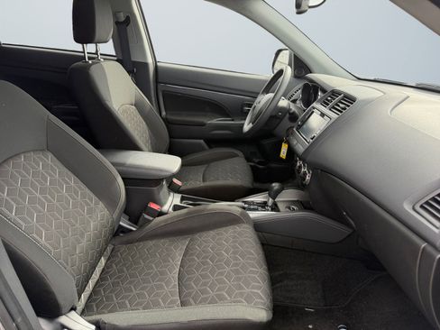 Used 2025 Mitsubishi Outlander Sport ES image 18