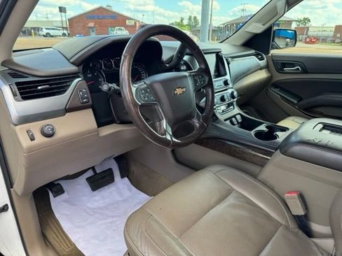 Used 2016 Chevrolet Suburban LT w/ Luxury Package RWD image 19