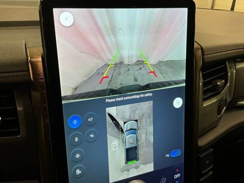 Used 2023 Ford F150 Lightning Lariat image 25