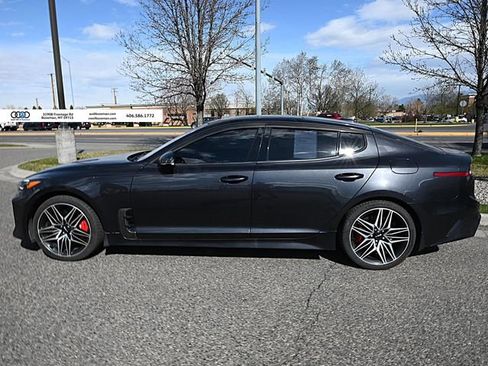 Used 2022 Kia Stinger GT1 image 2