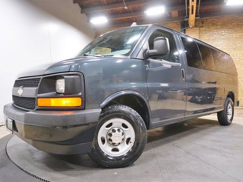 Used 2017 Chevrolet Express 3500 LS RWD image 1