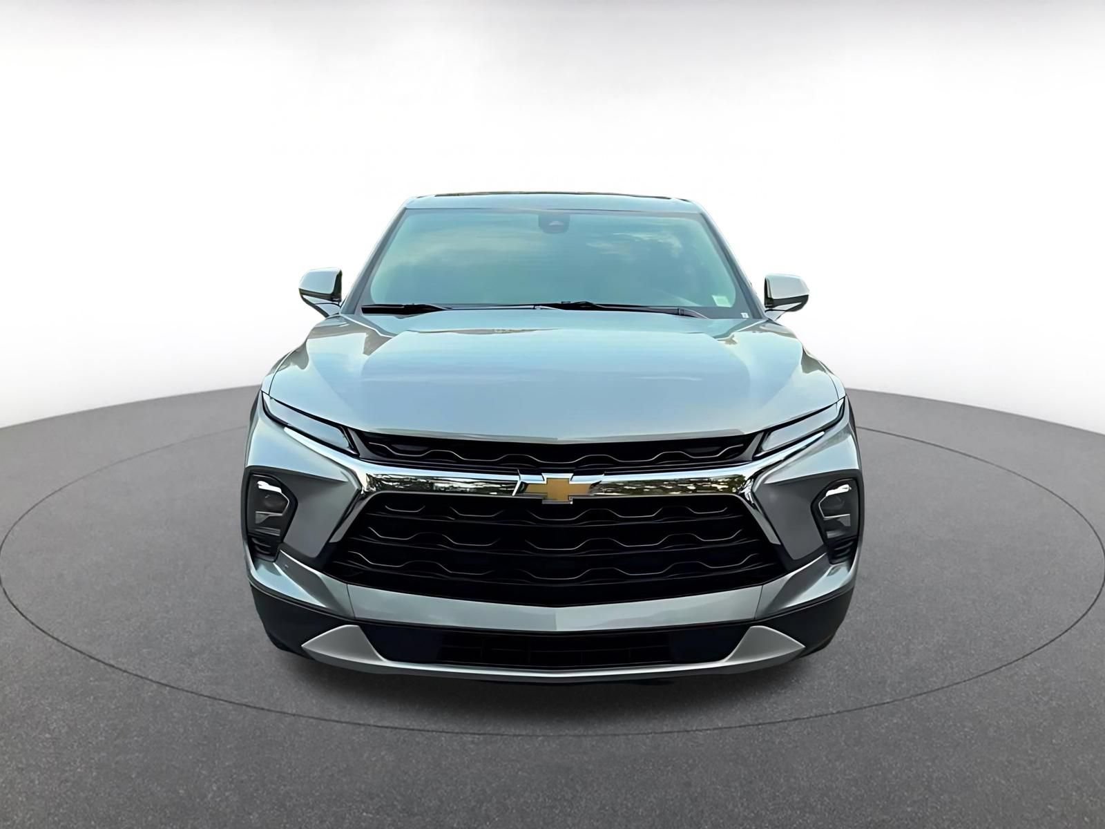 Used 2025 Chevrolet Blazer LT FWD image 4