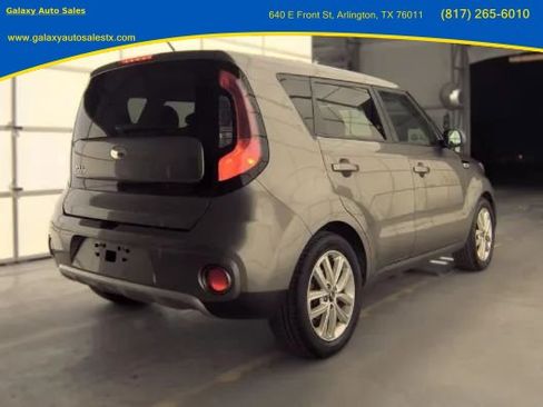 Used 2018 Kia Soul + FWD image 5