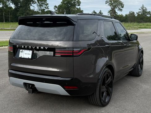 Used 2025 Land Rover Discovery Metropolitan Edition AWD/4WD image 3