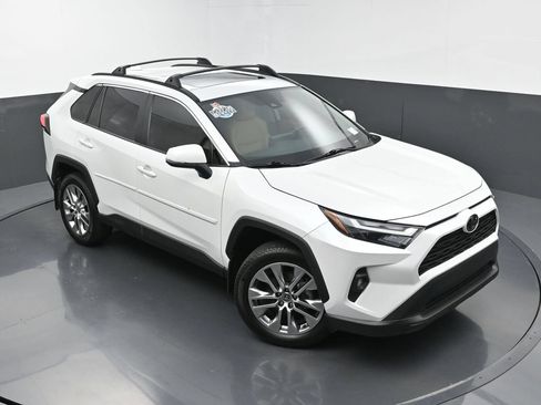 Used 2024 Toyota RAV4 XLE Premium FWD image 30