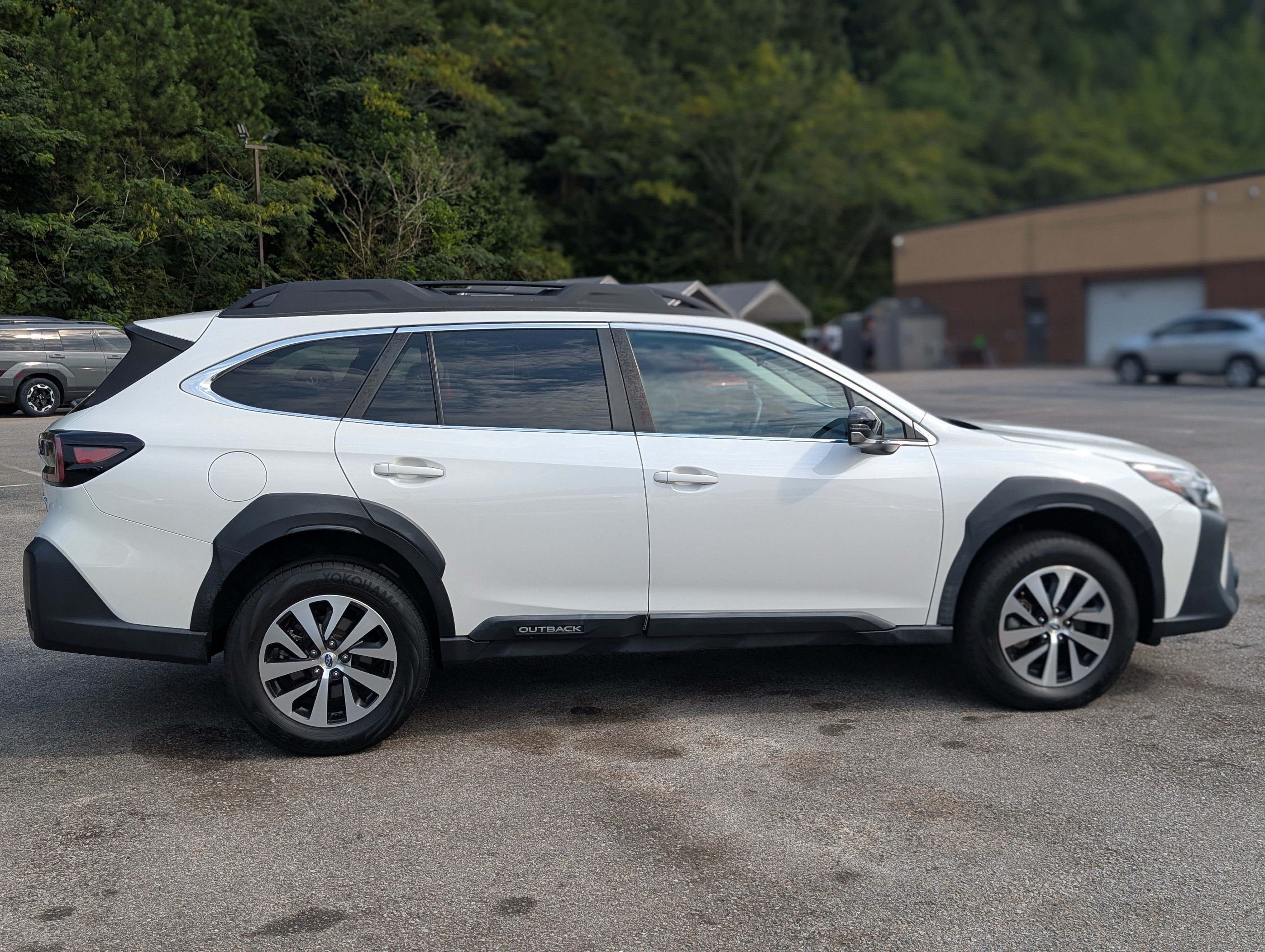 Used 2023 Subaru Outback Premium AWD/4WD image 10