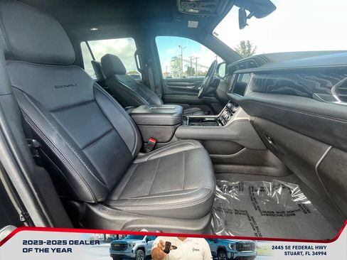 Used 2021 GMC Yukon Denali w/ Denali Premium Package image 21