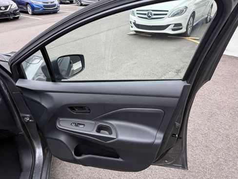Used 2022 Nissan Versa S FWD image 19
