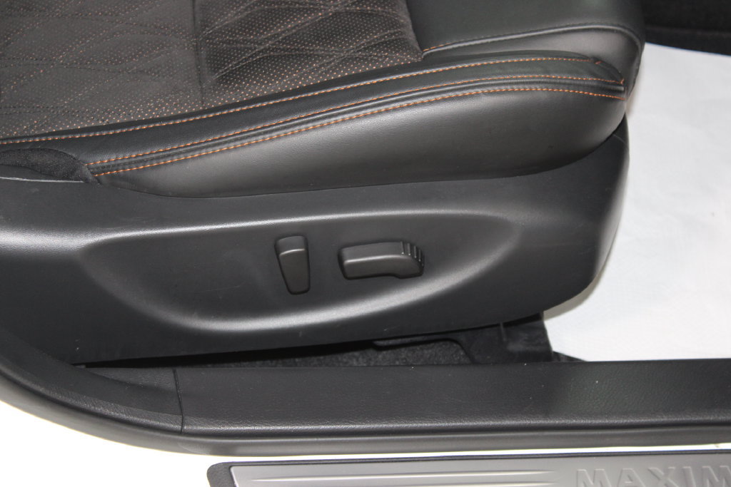 Used 2023 Nissan Maxima SR w/ Sport Mat Group FWD image 23