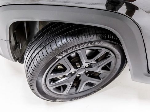 Used 2022 Jeep Renegade Altitude AWD/4WD image 13