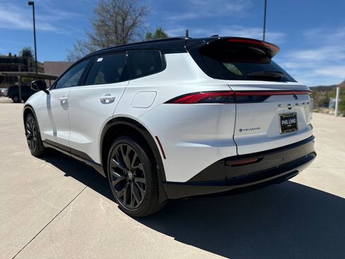 New 2026 Toyota Crown Signia image 4