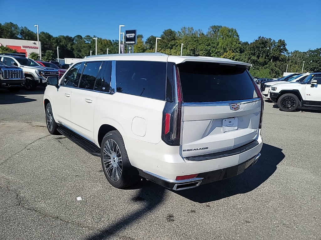 Used 2023 Cadillac Escalade ESV Premium Luxury w/ Performance Package AWD/4WD image 5