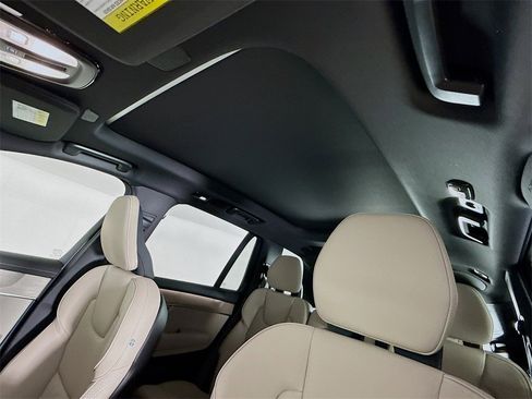 Certified 2026 Volvo XC90 T8 Plus w/ Protection Package Premier AWD/4WD image 22