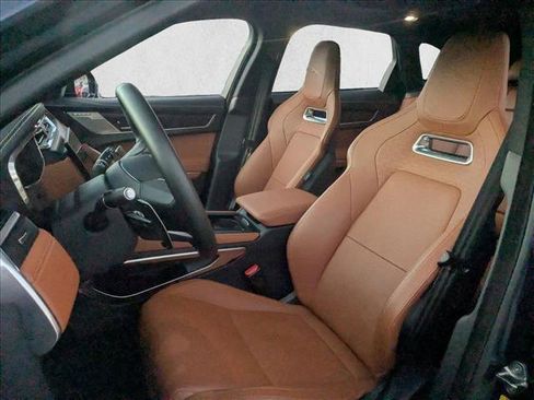 Used 2024 Jaguar F-PACE R-Dynamic S image 17