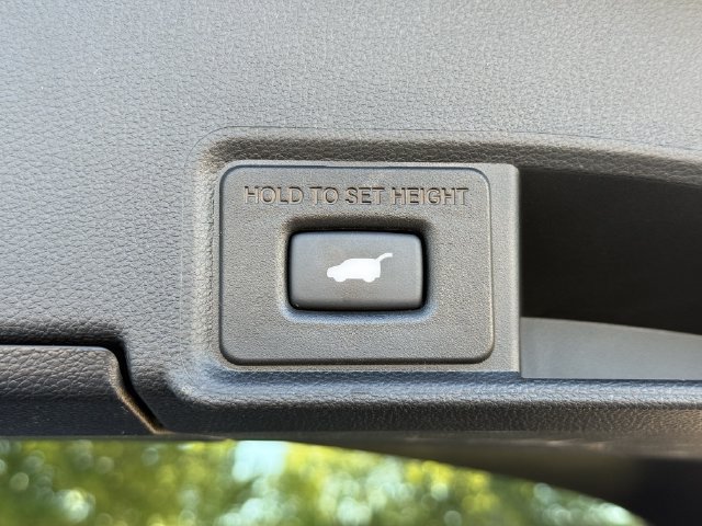 Used 2025 Acura RDX SH-AWD image 30