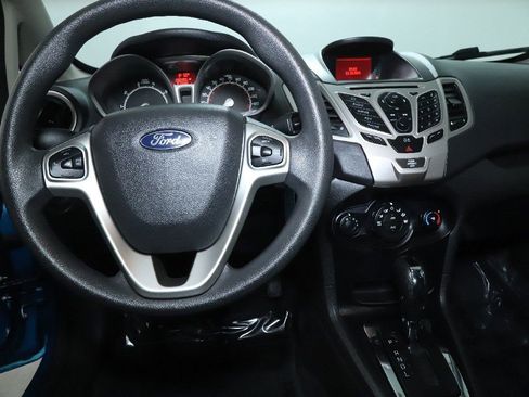 Used 2013 Ford Fiesta SE image 27