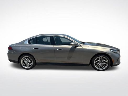 Used 2024 BMW 530i RWD image 7