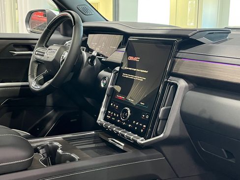 New 2026 GMC Acadia Denali AWD/4WD image 9