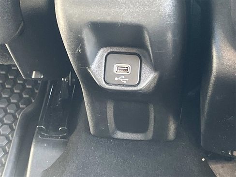 Used 2022 Jeep Renegade Latitude image 16