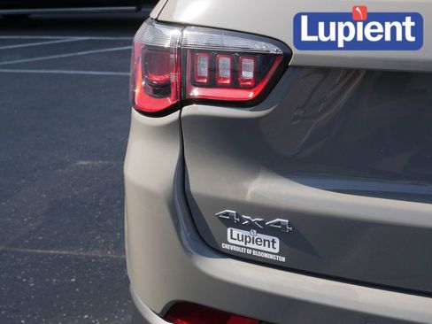 Used 2022 Jeep Compass Limited image 5