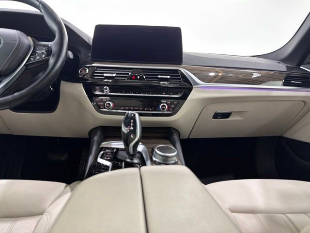 Used 2021 BMW 530i xDrive w/ Convenience Package AWD/4WD image 35