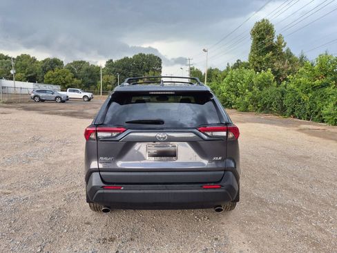 Used 2023 Toyota RAV4 XLE Premium FWD image 5