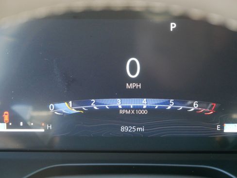 Used 2025 Jeep Grand Cherokee Limited w/ Luxury Tech Group II image 21