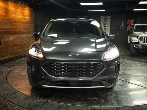 Used 2020 Ford Escape SE FWD image 4