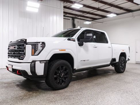 Used 2024 GMC Sierra 3500 AT4 w/ AT4 Premium Plus Package image 3