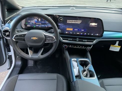 New 2026 Chevrolet Equinox EV LT image 14