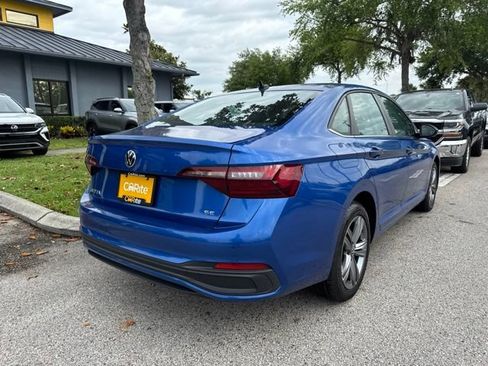 Used 2024 Volkswagen Jetta SE FWD image 7