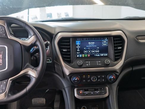 Used 2020 GMC Acadia Denali image 11