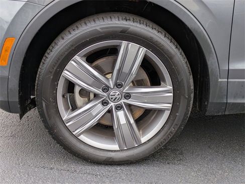 Used 2021 Volkswagen Tiguan SEL image 34