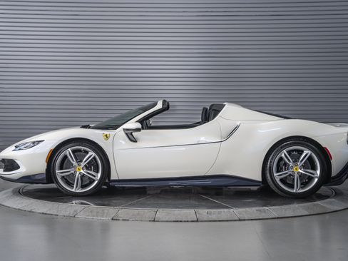 Used 2025 Ferrari 296 GTS RWD image 2