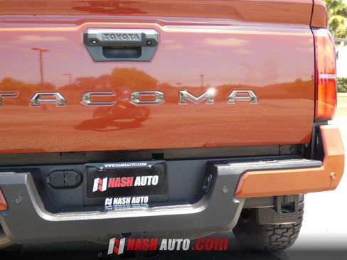 Used 2025 Toyota Tacoma TRD Sport w/ TRD Sport Premium Package AWD/4WD image 9