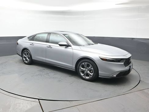 Used 2023 Honda Accord EX image 8