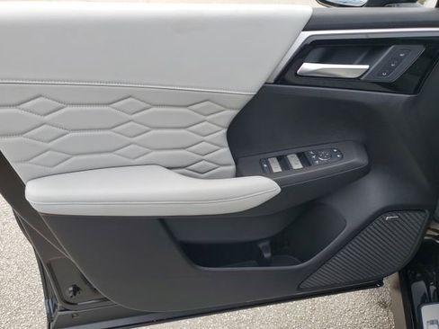 New 2025 Mitsubishi Outlander SEL image 17