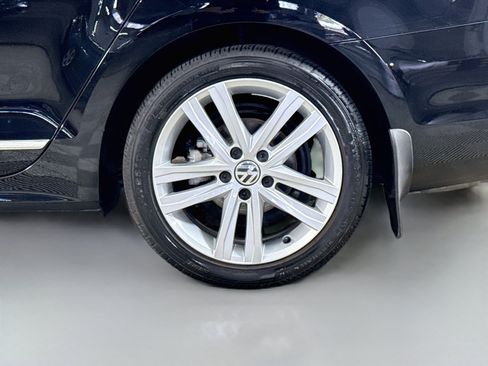 Used 2017 Volkswagen Jetta SEL FWD image 37