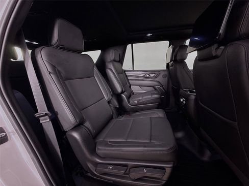 Used 2024 GMC Yukon Denali w/ Advanced Technology Package AWD/4WD image 32