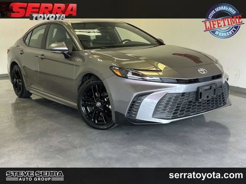 Certified 2025 Toyota Camry SE FWD image 1