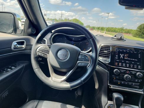 Used 2021 Jeep Grand Cherokee Limited image 14