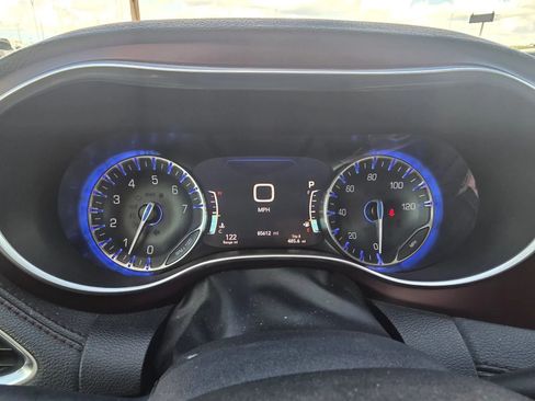 Used 2019 Chrysler Pacifica Limited FWD image 18