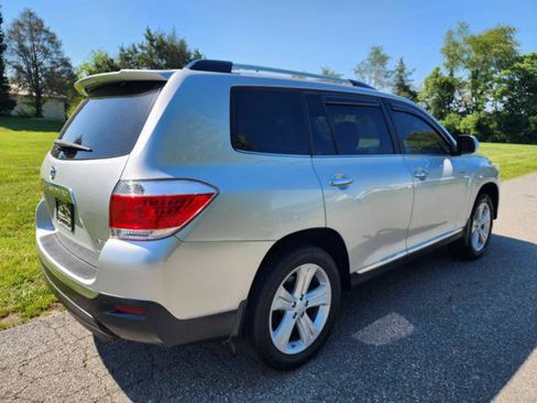 Used 2013 Toyota Highlander Limited AWD/4WD image 6