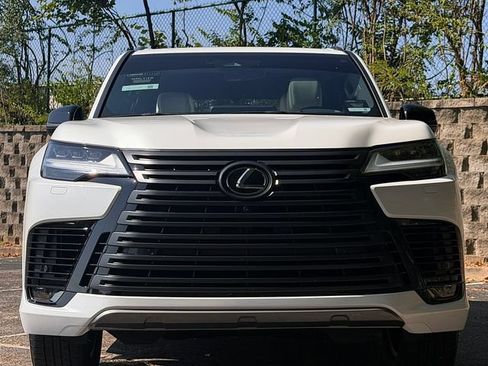 Certified 2025 Lexus LX 600 4WD w/ Appearance Package image 14