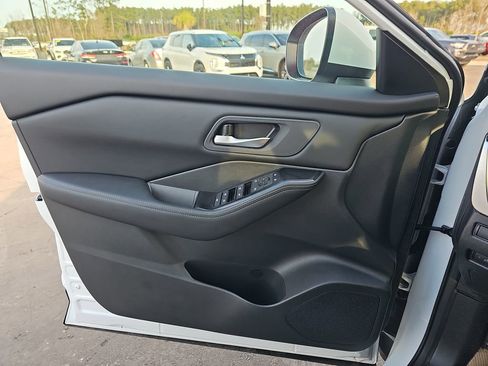 New 2026 Nissan Rogue SV FWD image 31