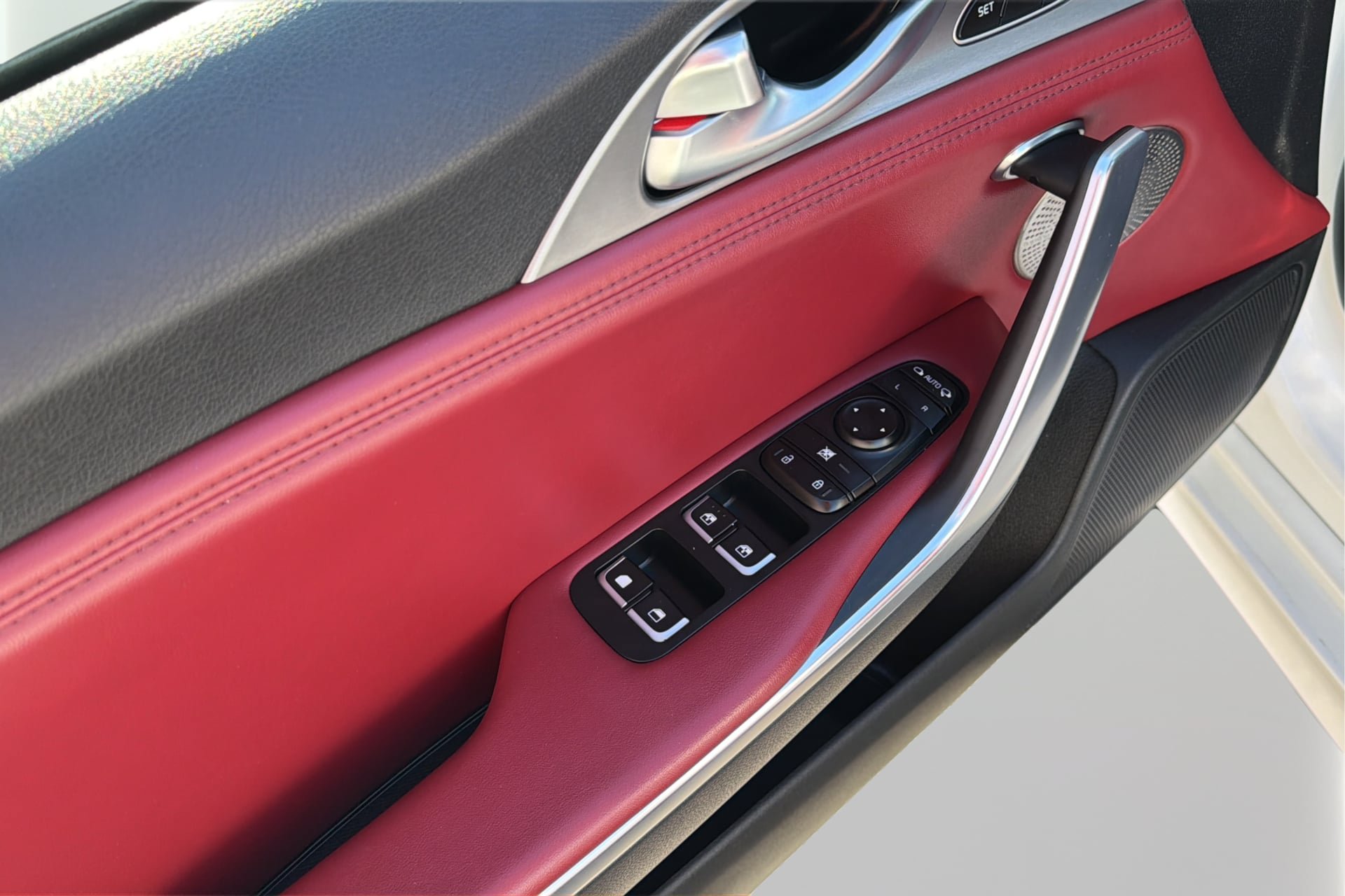 Used 2018 Kia Stinger GT1 RWD image 19