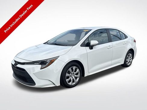 Used 2023 Toyota Corolla LE FWD image 1