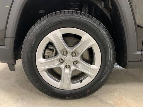 Used 2023 Jeep Compass Sport image 18